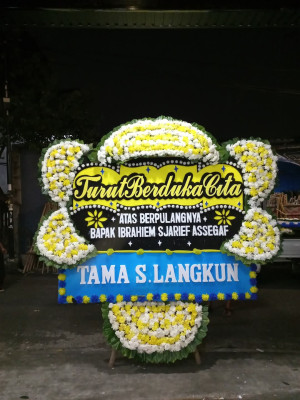 Papan Bunga Duka di Waluran